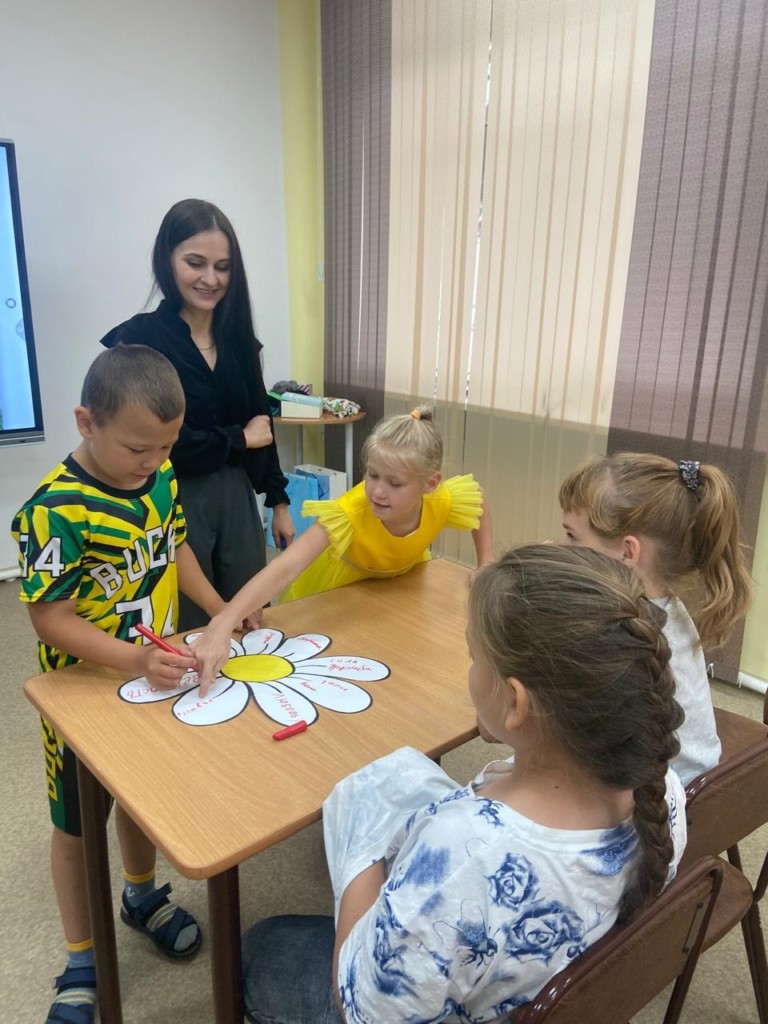 Познавательно-игровая программа «Счастье там, где верность и любовь» |  08.07.2024 | Биробиджан - БезФормата